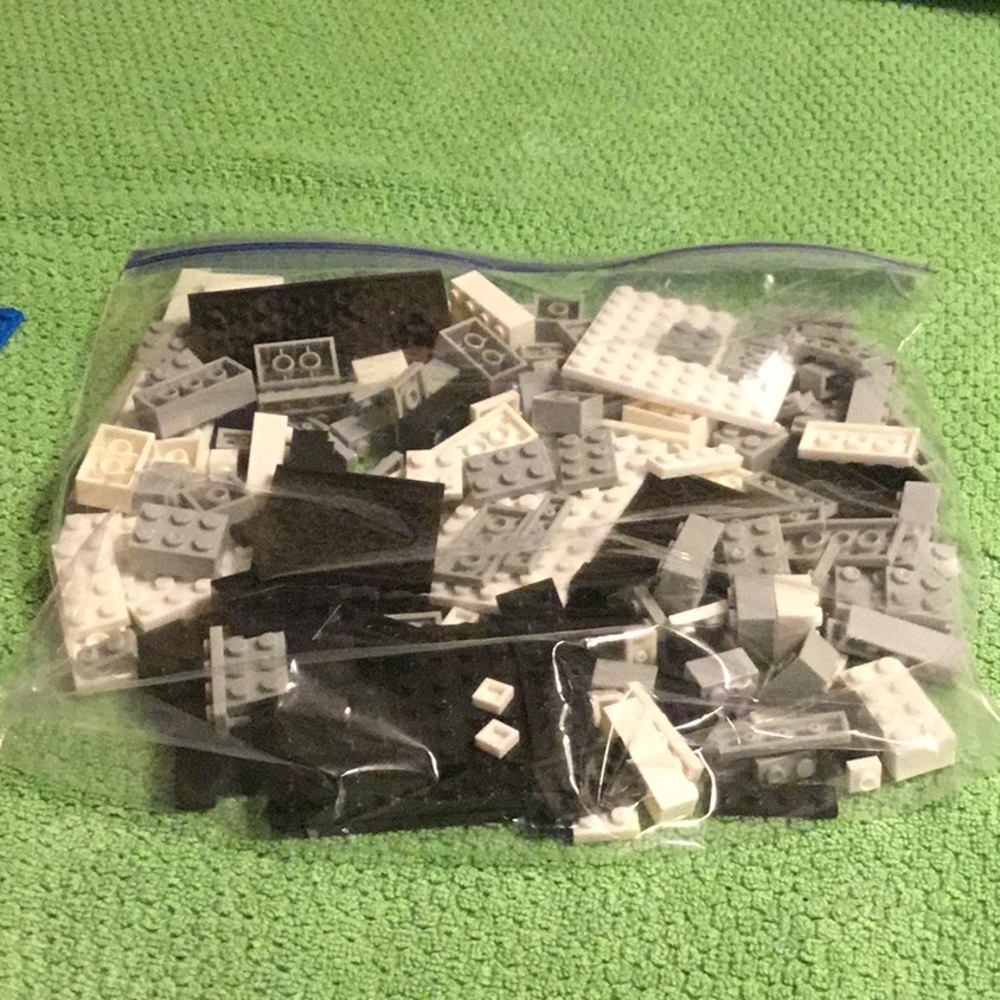 Black and Gray Building Blocks Set